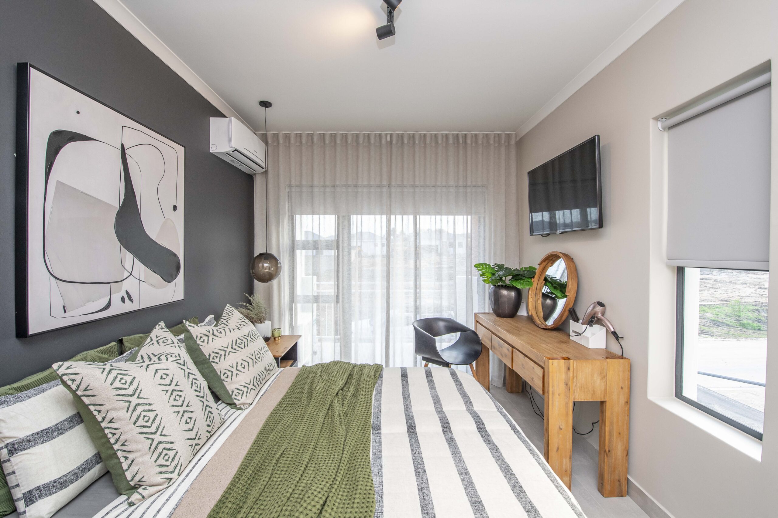 HP Curtains & Roller Blinds